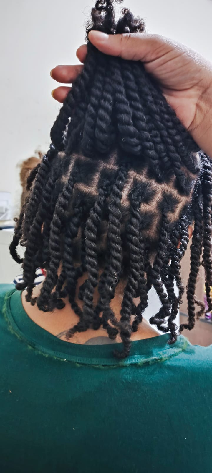 Twist / torcinhos com raiz partida e pontas naturais