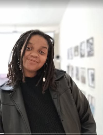 Dreadlooks femininos com caimento nos ombros
